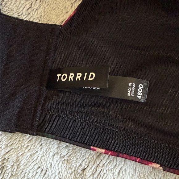 Torrid Black and Pink/Purple Floral + Skull Dream Wire-Free Lightly Lined Bra - Picture 2 of 5